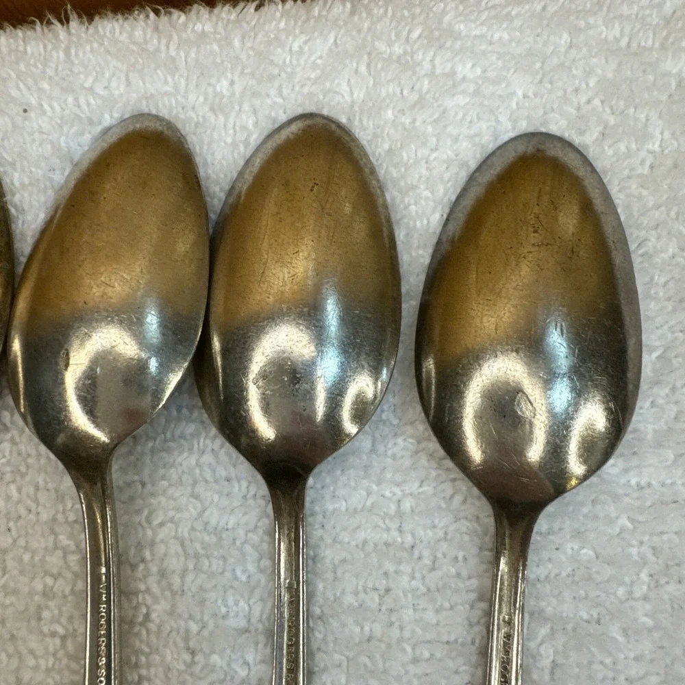 7 Vintage Wm Rogers & Son Gardenia Silverplate Flatware Teaspoons
